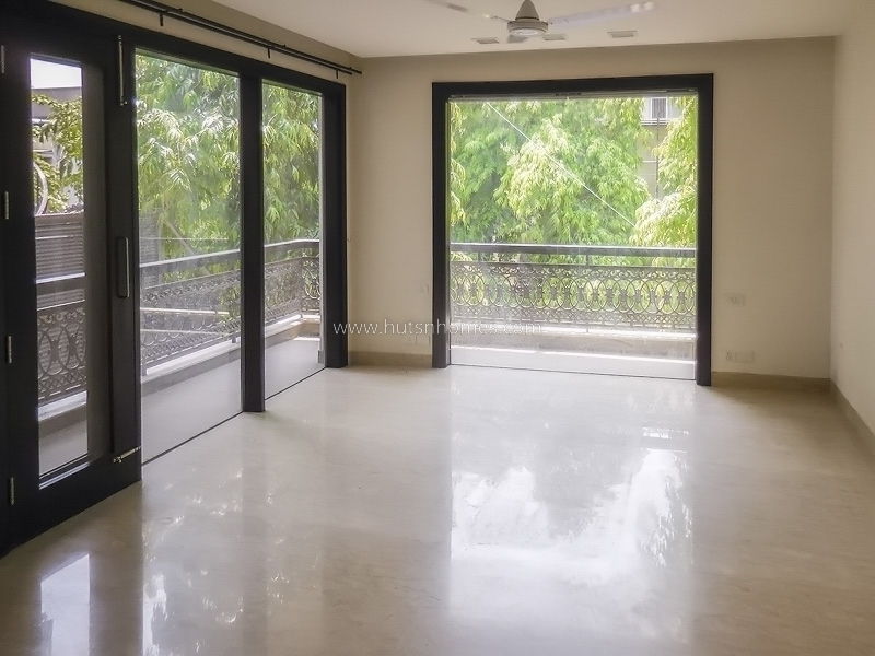 4 BHK Flat For Rent in West End Colony