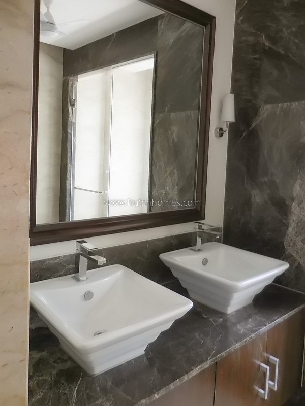 4 BHK Flat For Rent in West End Colony