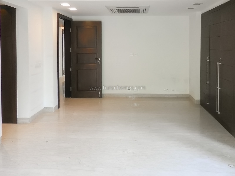 4 BHK Flat For Rent in West End Colony