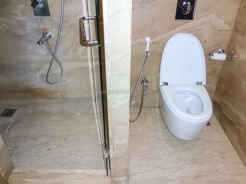 4 BHK Flat For Rent in West End Colony