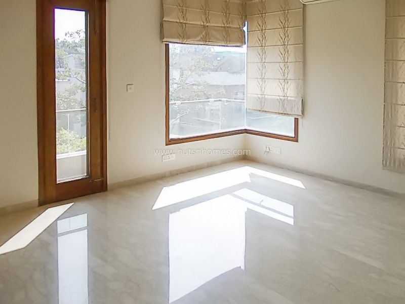3 BHK Flat For Rent in Defence Colony