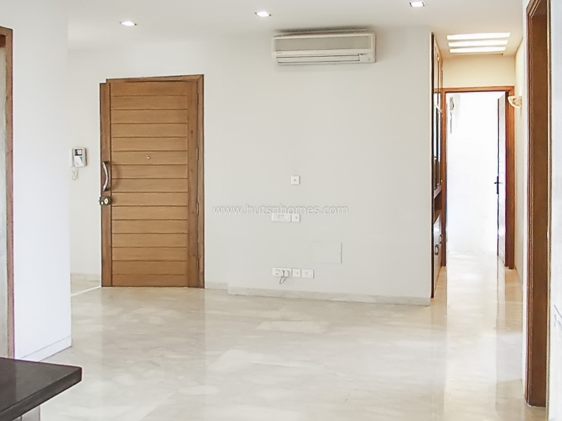 3 BHK Flat For Rent in Defence Colony
