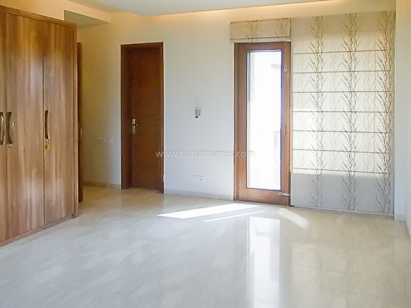 3 BHK Flat For Rent in Defence Colony