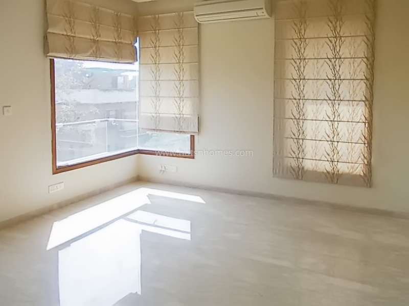 3 BHK Flat For Rent in Defence Colony