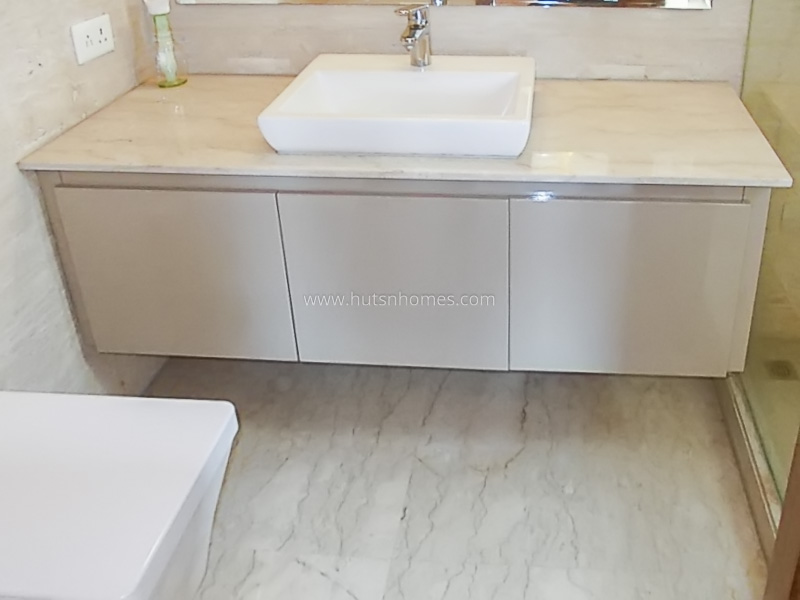 3 BHK Flat For Rent in Defence Colony