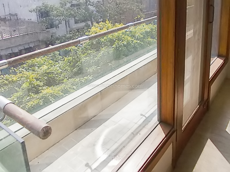 3 BHK Flat For Rent in Defence Colony