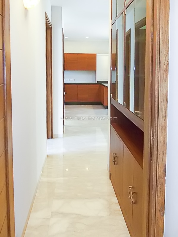 3 BHK Flat For Rent in Defence Colony
