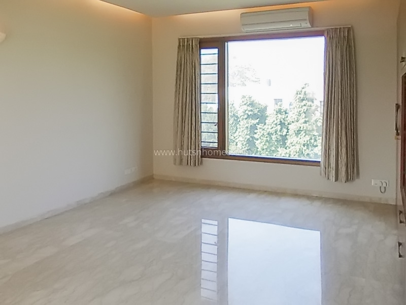 3 BHK Flat For Rent in Defence Colony