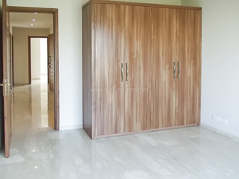 3 BHK Flat For Rent in Defence Colony