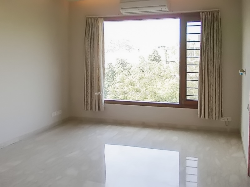 3 BHK Flat For Rent in Defence Colony