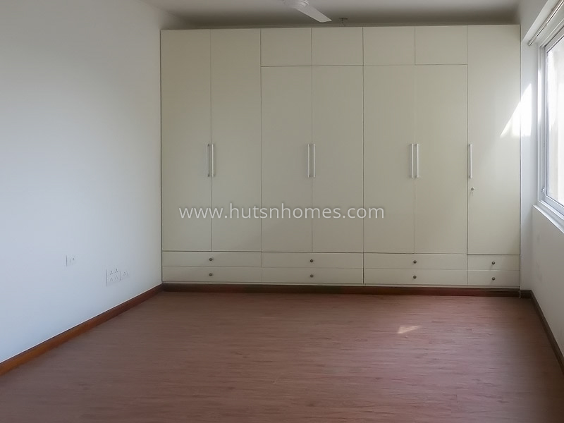 4 BHK Flat For Rent in Anand Niketan