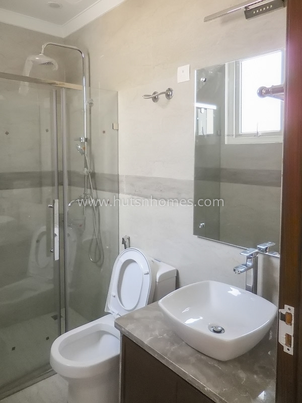 4 BHK Flat For Rent in Anand Niketan