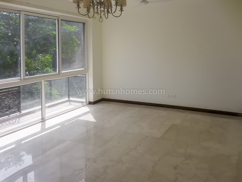 4 BHK Flat For Rent in Anand Niketan