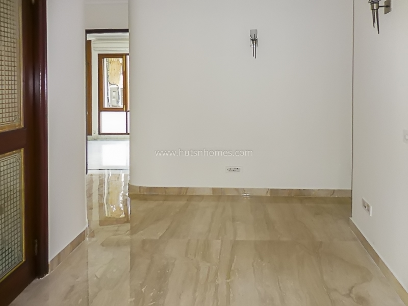 4 BHK Flat For Rent in Defence Colony