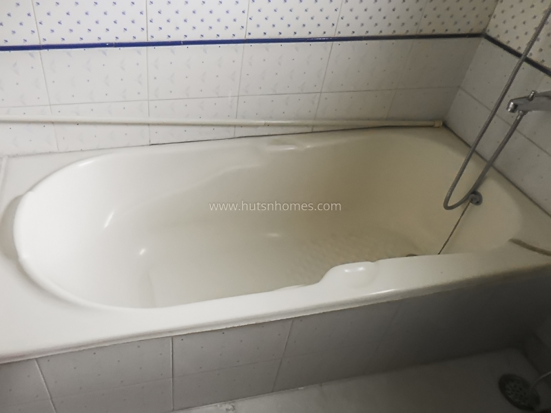 4 BHK Flat For Rent in Defence Colony