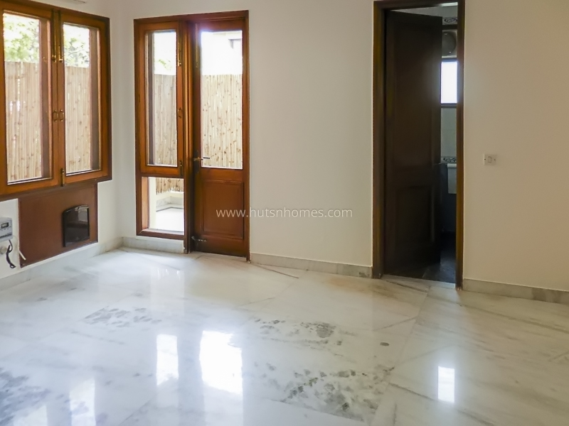 4 BHK Flat For Rent in Defence Colony