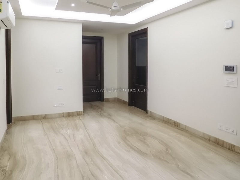 3 BHK Flat For Rent in Defence Colony