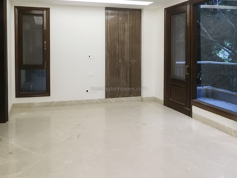 3 BHK Flat For Rent in Defence Colony