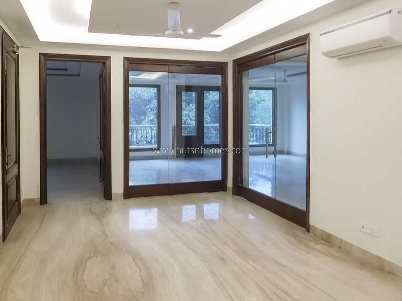 3 BHK Flat For Rent in Defence Colony