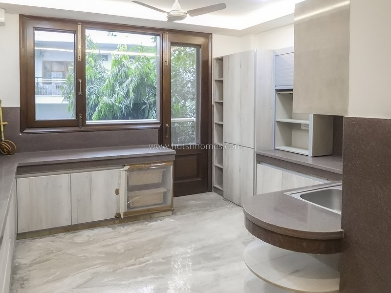 3 BHK Flat For Rent in Defence Colony