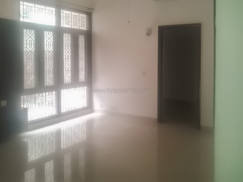 2 BHK Duplex For Rent in West End Colony
