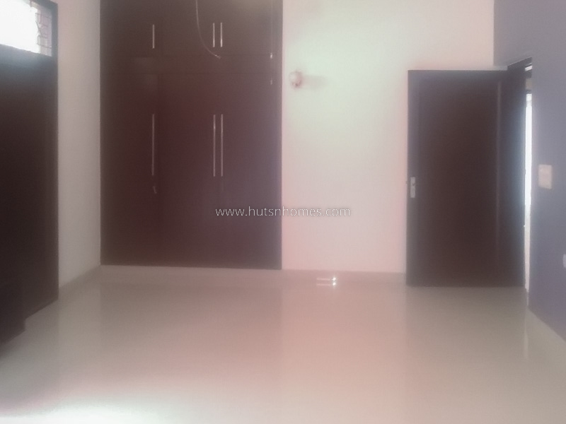 2 BHK Duplex For Rent in West End Colony
