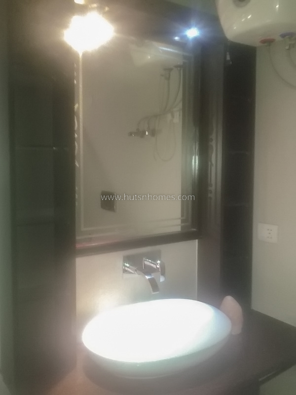 2 BHK Duplex For Rent in West End Colony