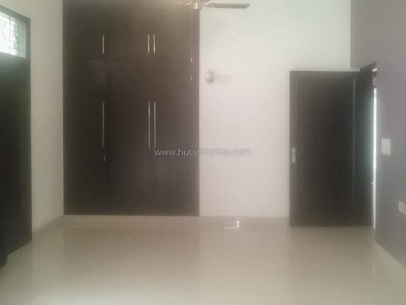 2 BHK Duplex For Rent in West End Colony