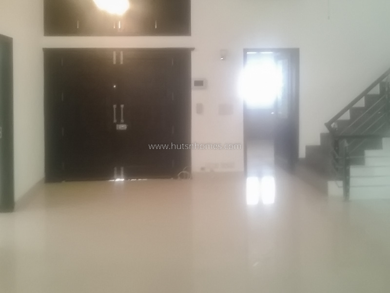 2 BHK Duplex For Rent in West End Colony