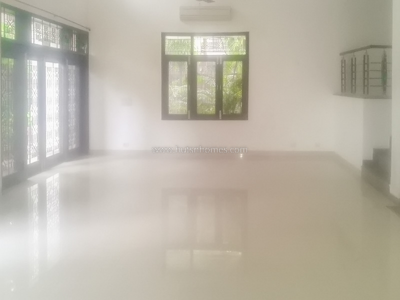 2 BHK Duplex For Rent in West End Colony