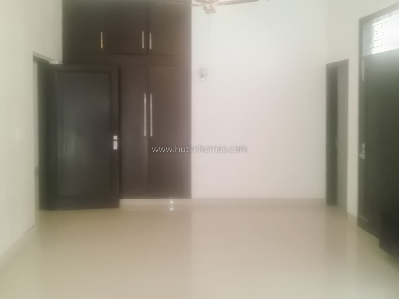 2 BHK Duplex For Rent in West End Colony