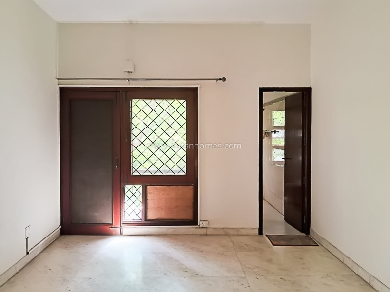 3 BHK Flat For Rent in Defence Colony