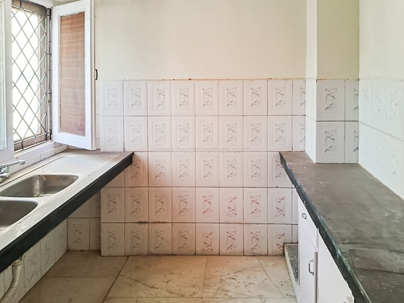 3 BHK Flat For Rent in Defence Colony