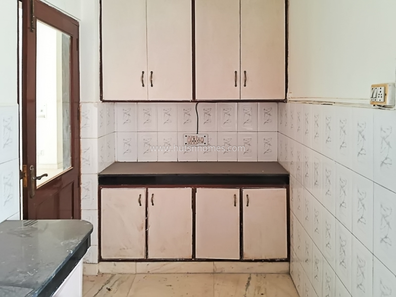 3 BHK Flat For Rent in Defence Colony