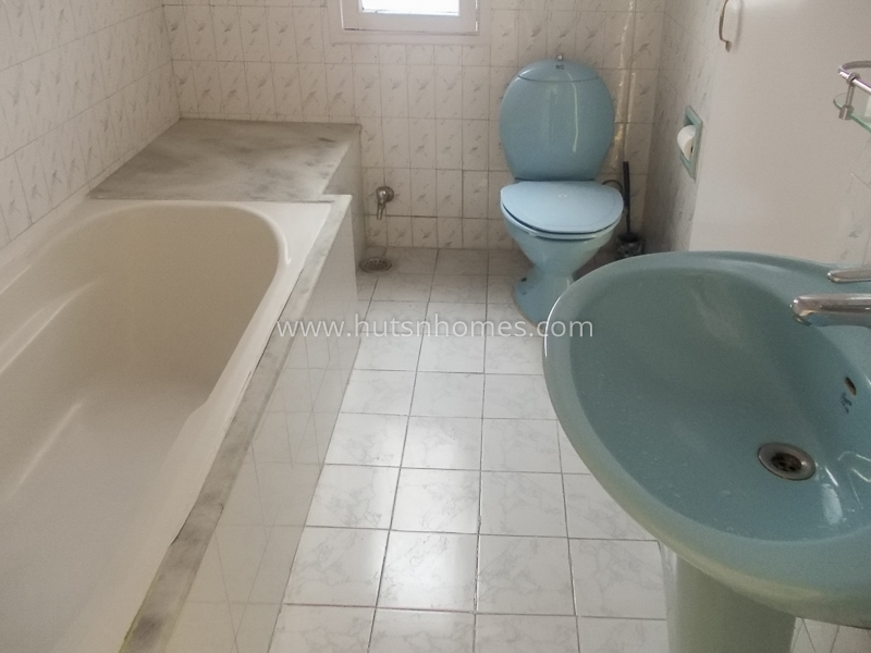 4 BHK Duplex For Rent in Chanakyapuri