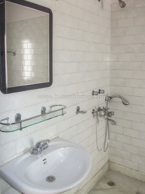 4 BHK Duplex For Rent in Chanakyapuri