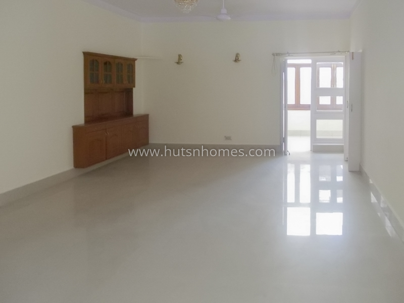 4 BHK Duplex For Rent in Chanakyapuri
