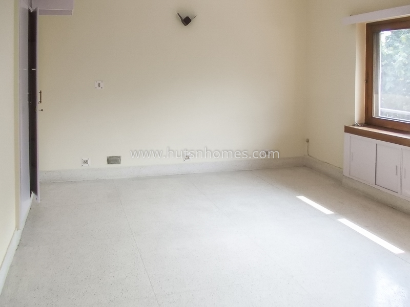 4 BHK Duplex For Rent in Chanakyapuri