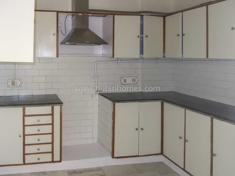 4 BHK Duplex For Rent in Chanakyapuri