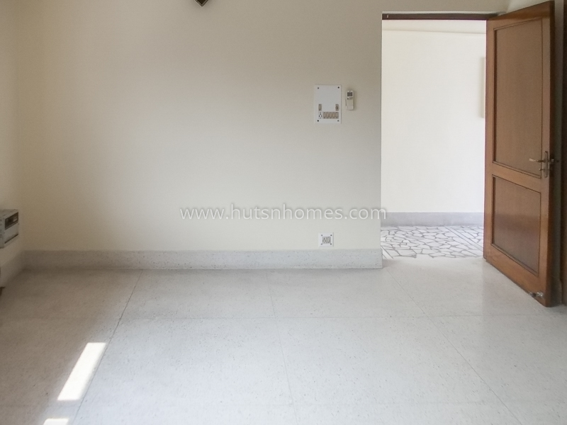 4 BHK Duplex For Rent in Chanakyapuri