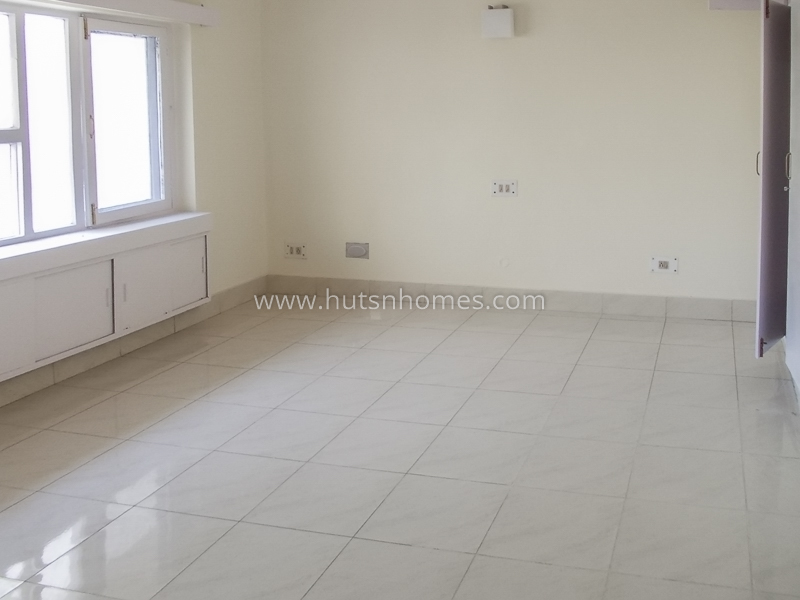 4 BHK Duplex For Rent in Chanakyapuri