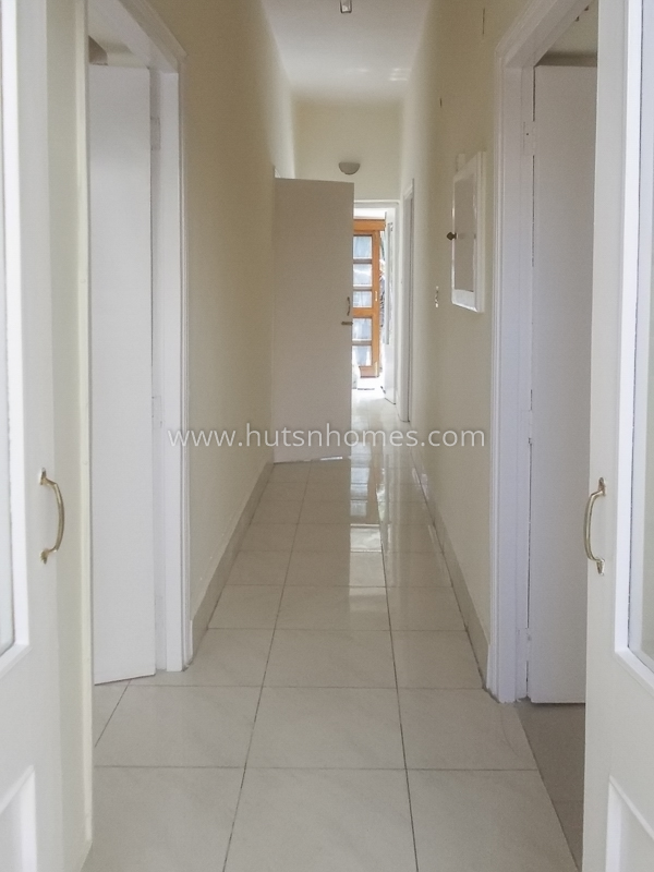 4 BHK Duplex For Rent in Chanakyapuri