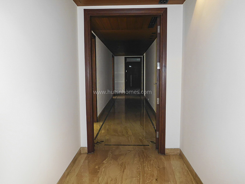 4 BHK Flat For Sale in Shanti Niketan