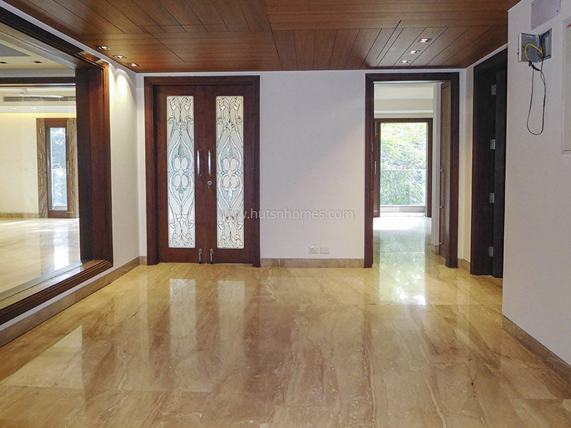 4 BHK Flat For Sale in Shanti Niketan