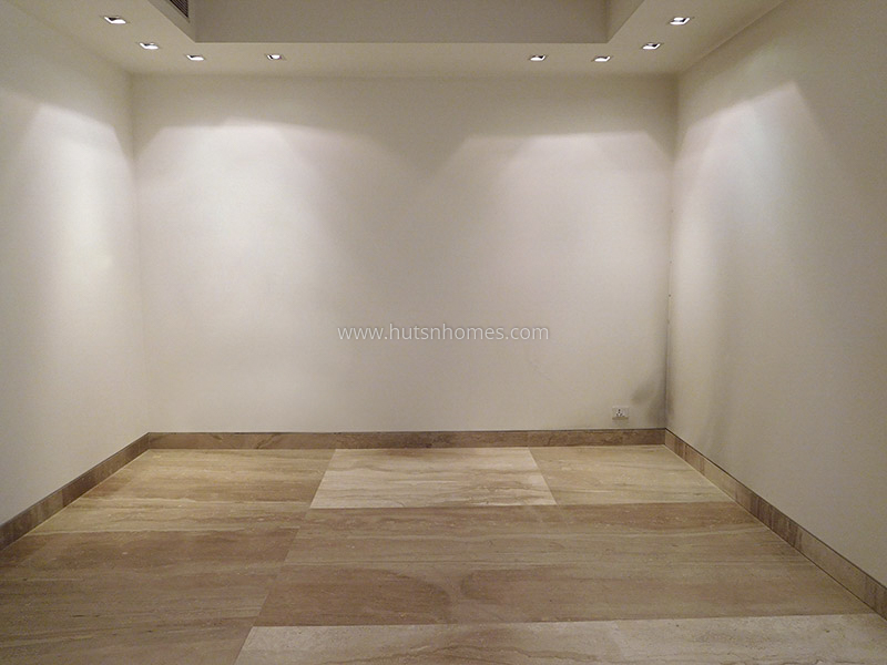 4 BHK Flat For Sale in Shanti Niketan