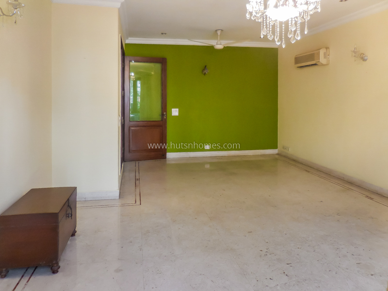 3 BHK Flat For Rent in Defence Colony