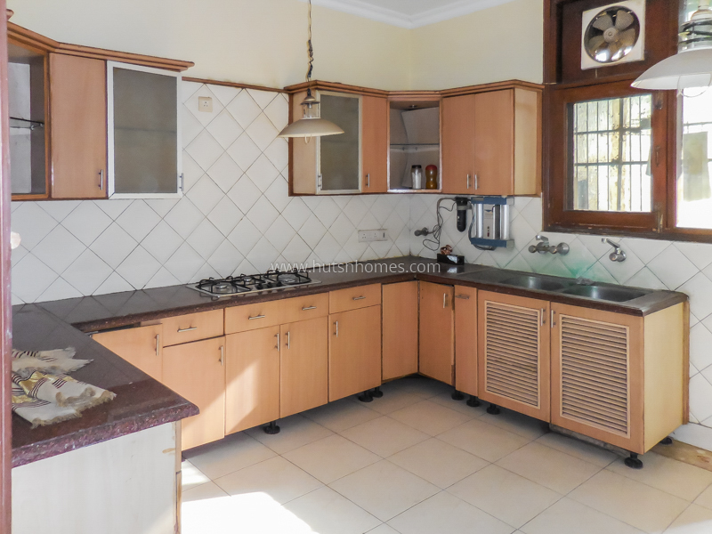 3 BHK Flat For Rent in Defence Colony