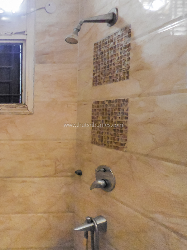 3 BHK Flat For Rent in Defence Colony