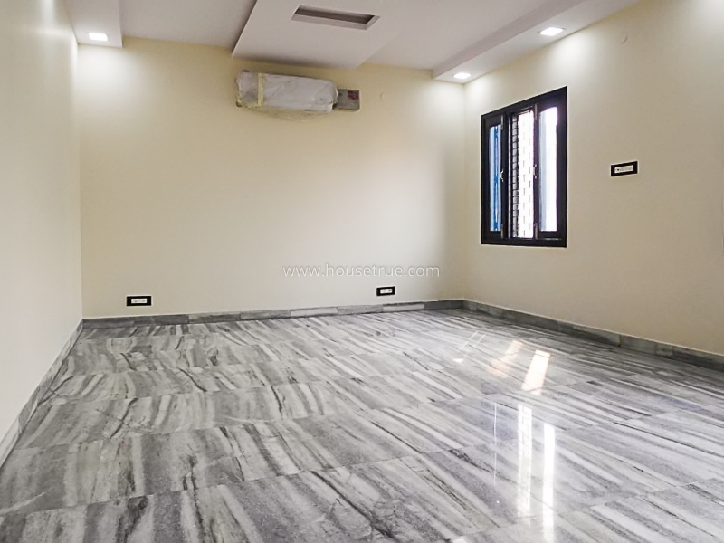 3 BHK Flat For Rent in Defence Colony