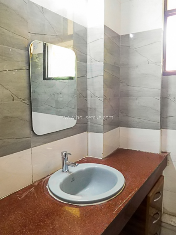 3 BHK Flat For Rent in Defence Colony